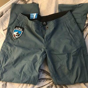 WOMEN'S SPIRE ROLL-UP PANT - SIZE 8 Short